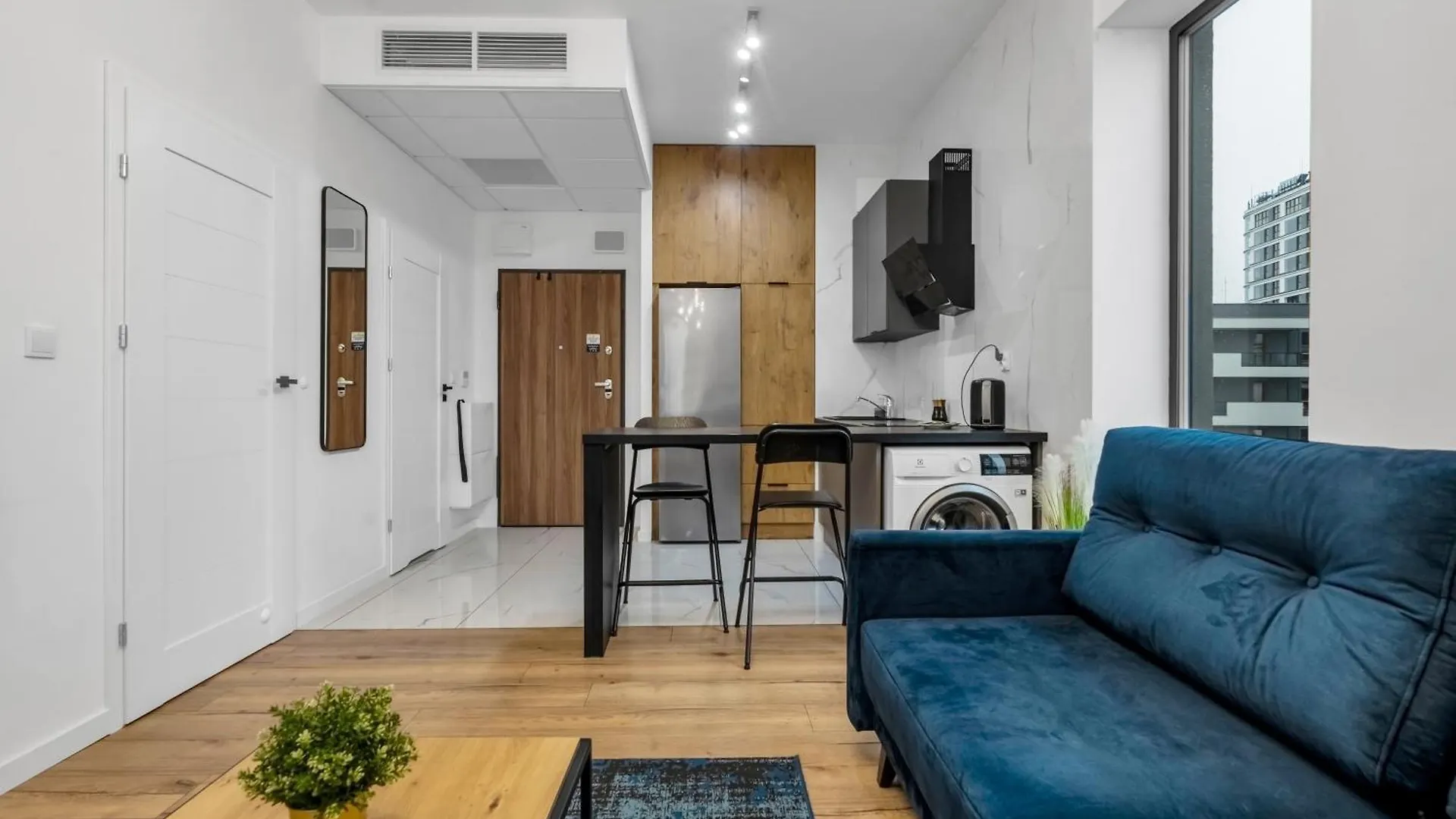 Warsaw Business Apartments - Air Conditioning, 10Th Floor, City View, Balcony - By Rentujemy